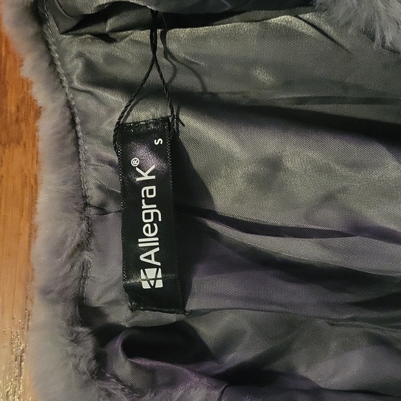 Shawl - Picture 3 of 3